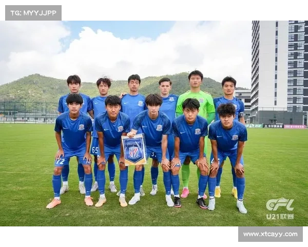 申花小将致敬小贝 在U21联赛中上演后场超远吊射惊艳全场